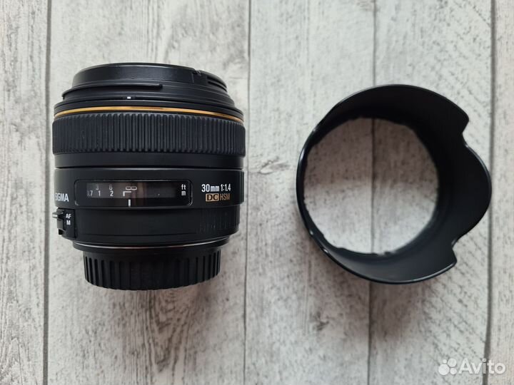 Объектив Sigma AF 30mm f/1.4 EX DC HSM Canon EF-S