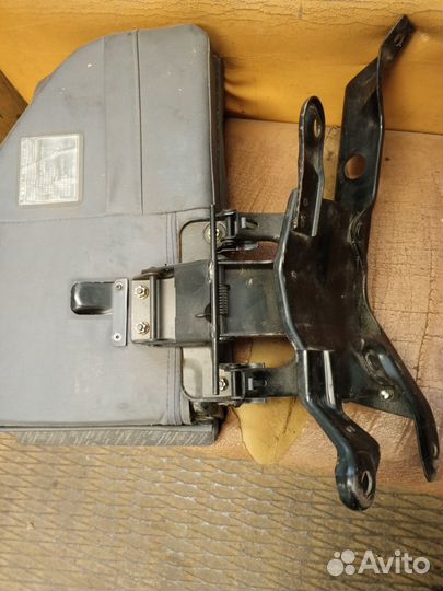 Сидение складное тойота с креплением