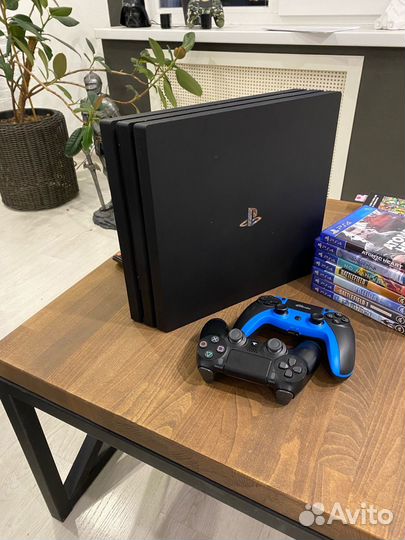 Sony ps4 pro 1tb - состояние новой с играми