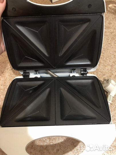 Сендвичница