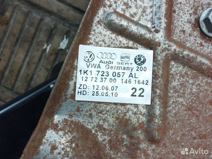 Педаль тормоза Skoda Octavia A5