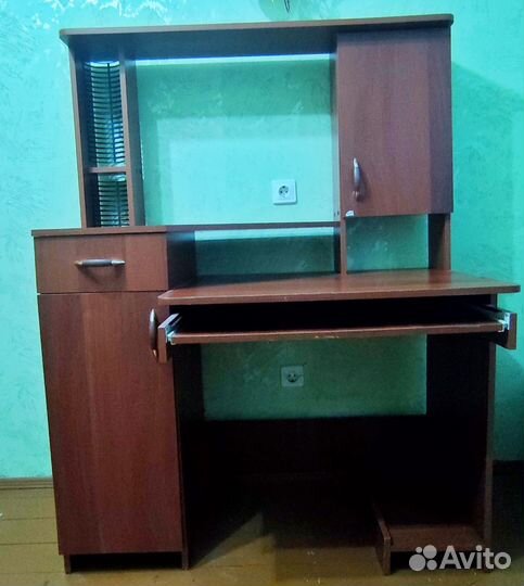 Компьютерный стол