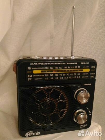 Радиоприемник Ritmix RPR-202 3х диапазонный с мп3