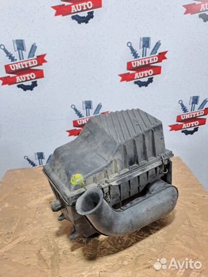 Корпус воздушного фильтра Volkswagen Passat B4 1.9