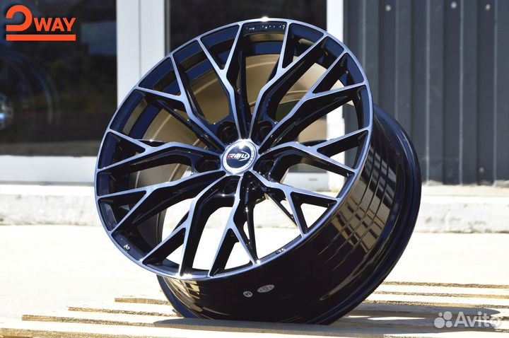 R18 Vorsteiner LK013 8J ET35 5*114.3 BL (RG83)