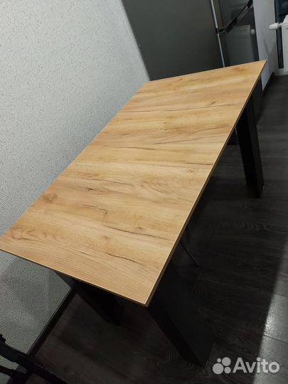 Кухонный стол