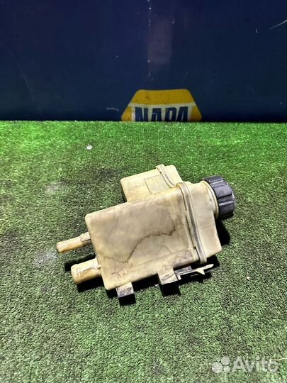 Бачок гура Renault Kangoo 1 1.4 k7j