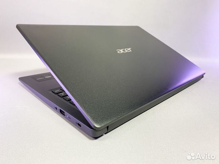 Ноутбук Acer AMD Silver/8Gb/SSD/FullHD