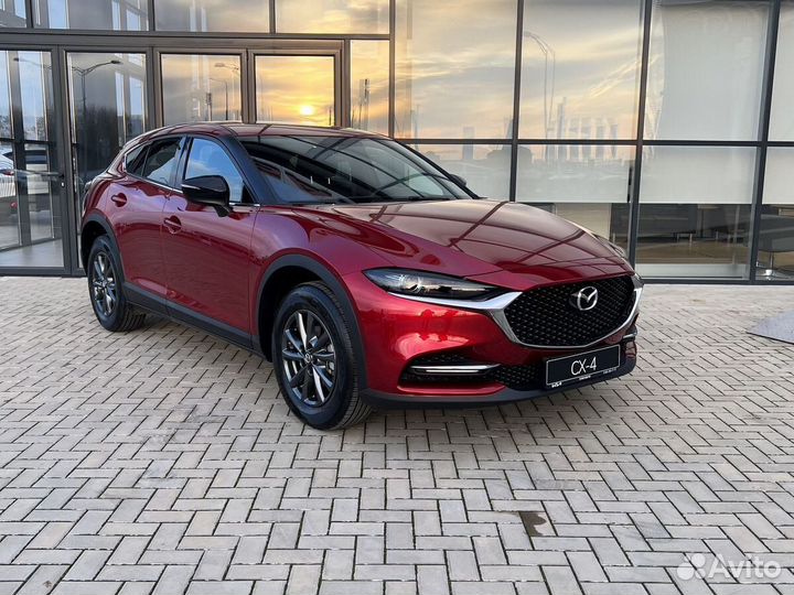 Mazda CX-4, 2022