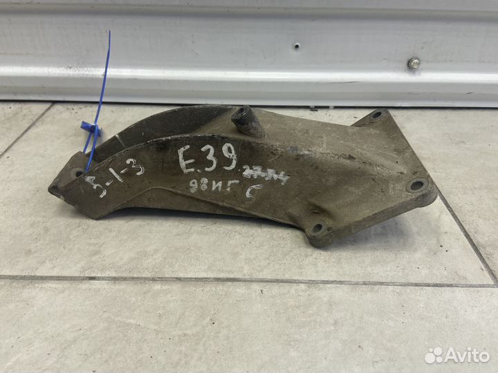 Кронштейн двигателя BMW E39