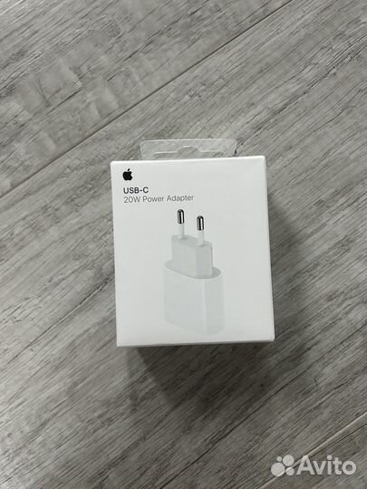 Зарядное устройство на iPhone 20w