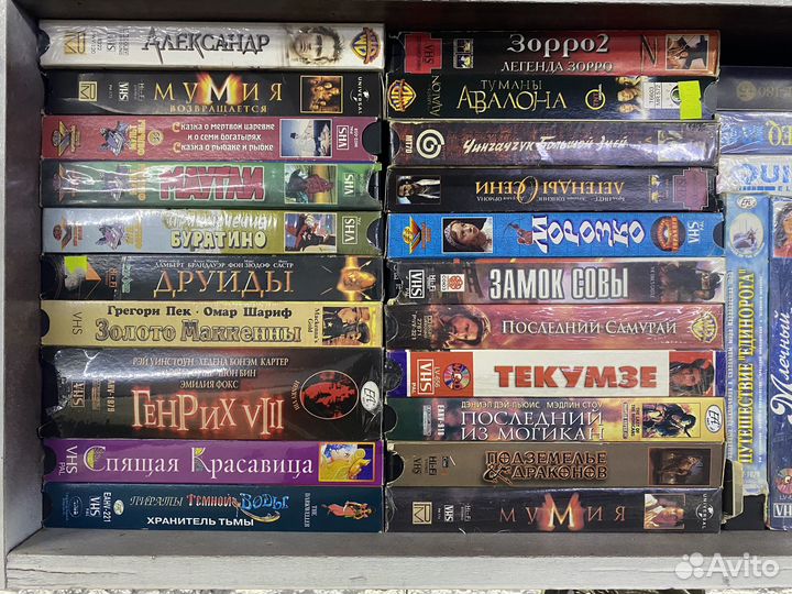 Видеокассеты разных жанров