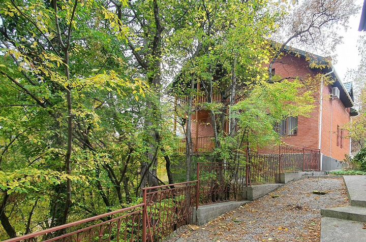 Дом 159 м² на участке 13,3 сот.