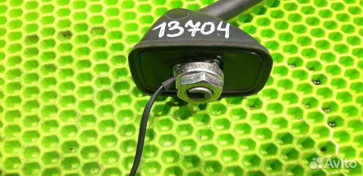 Антенна на крышу Nissan Tiida C11