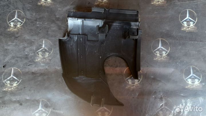 Декоративная крышка двигателя A1110100767 Мерседес