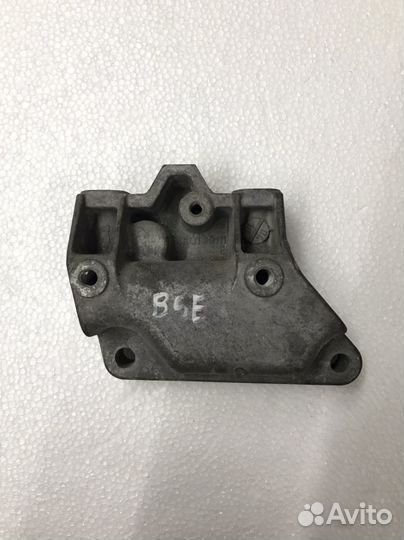 Кронштейн опоры МКПП 1K0199111E Golf 6