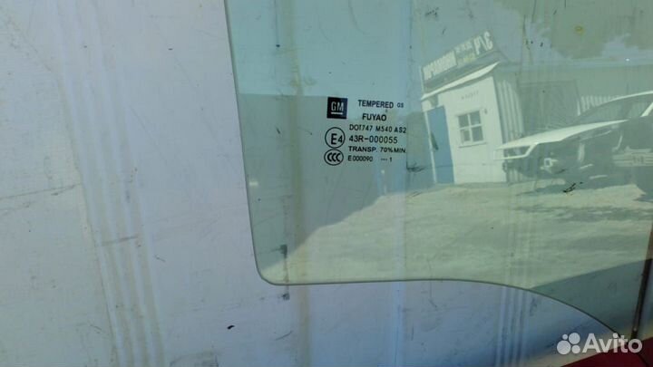 Стекло задней двери Opel Insignia