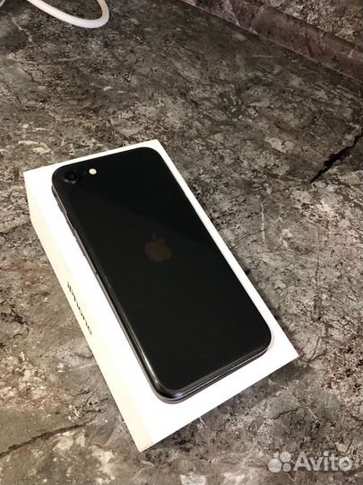 iPhone SE (2020), 64 ГБ