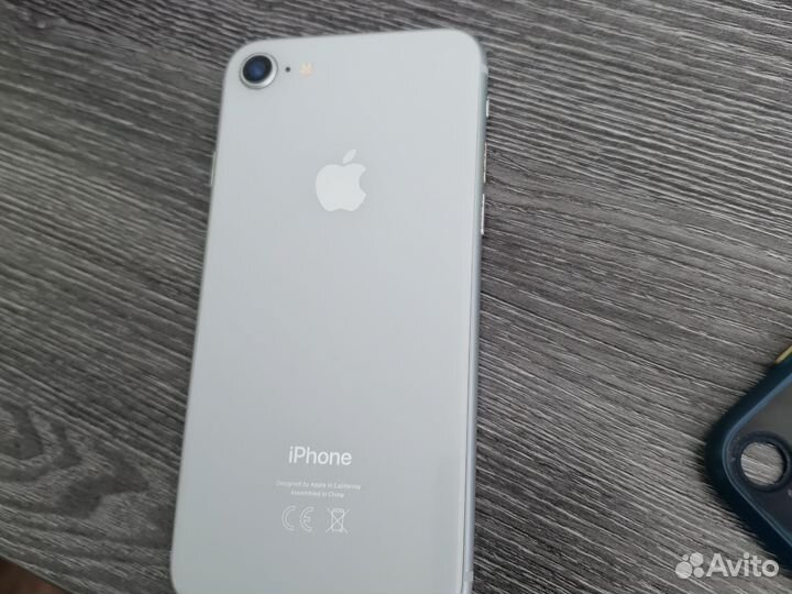 iPhone 8, 64 ГБ