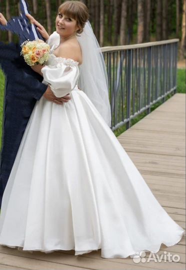 Свадебное платье