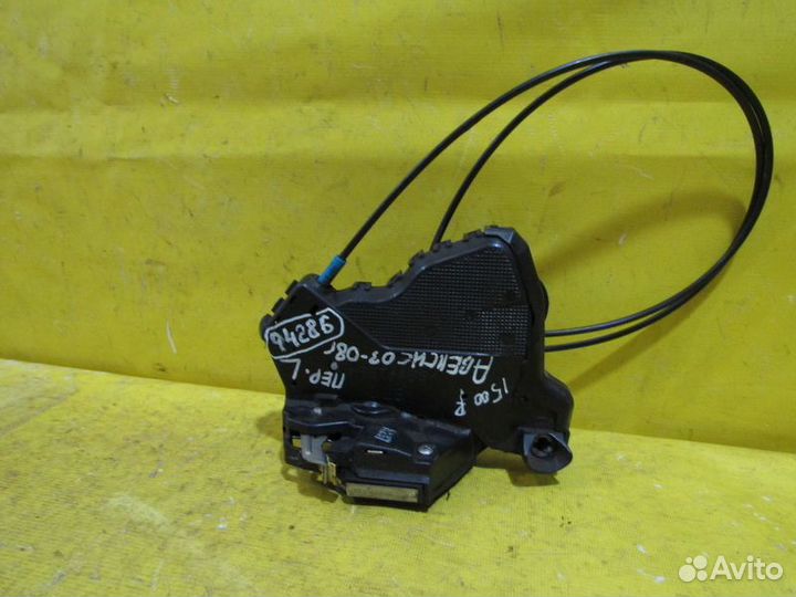 Замок двери Toyota Avensis 250 03-08 г 94286