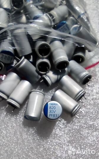 CapXon 820 мкф 30В Электролитический конденсатор