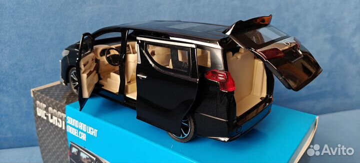 Модель автомобиля 1:24