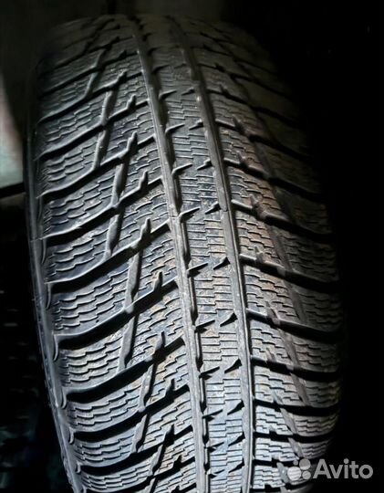 Nokian Tyres WR SUV 3 255/50 R19 107V