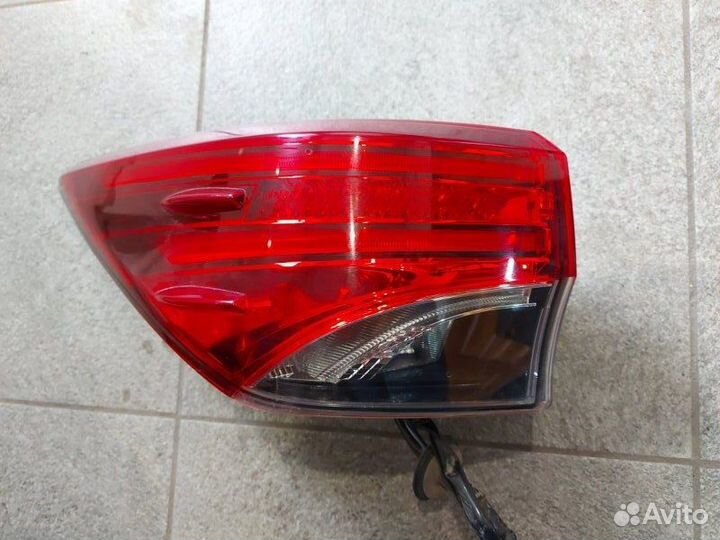 Задний левый фонарь Toyota Fortuner внедорожник