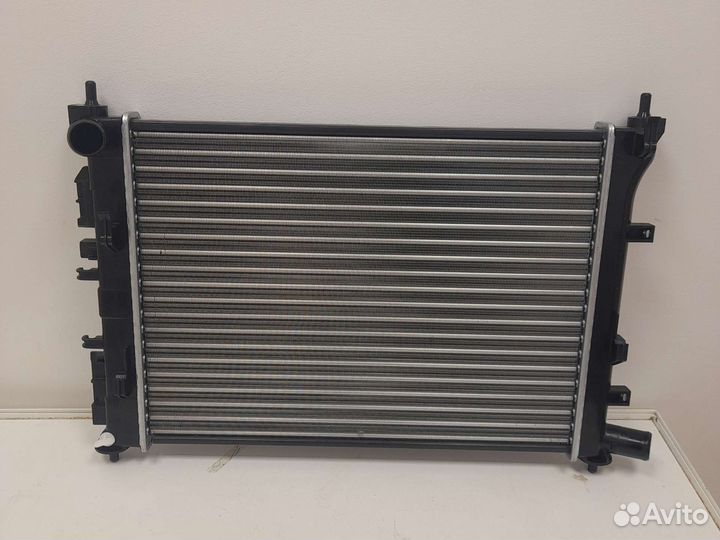 Радиатор охлаждения KIA Rio Solaris 17