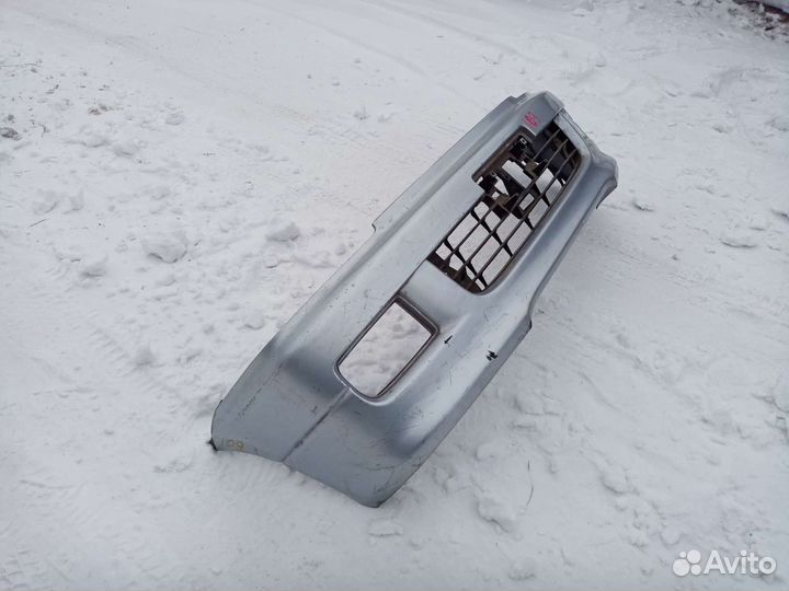 Бампер передний Toyota Lite Ace Noah