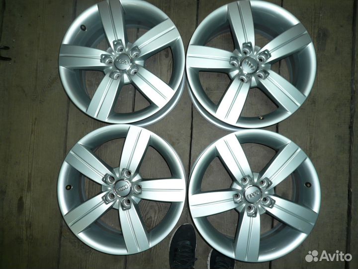 Оригинальные литые диски Audi TT R17 5x112