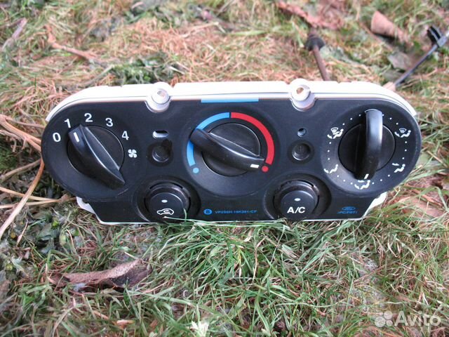 Блок управления отопителем Ford Fusion