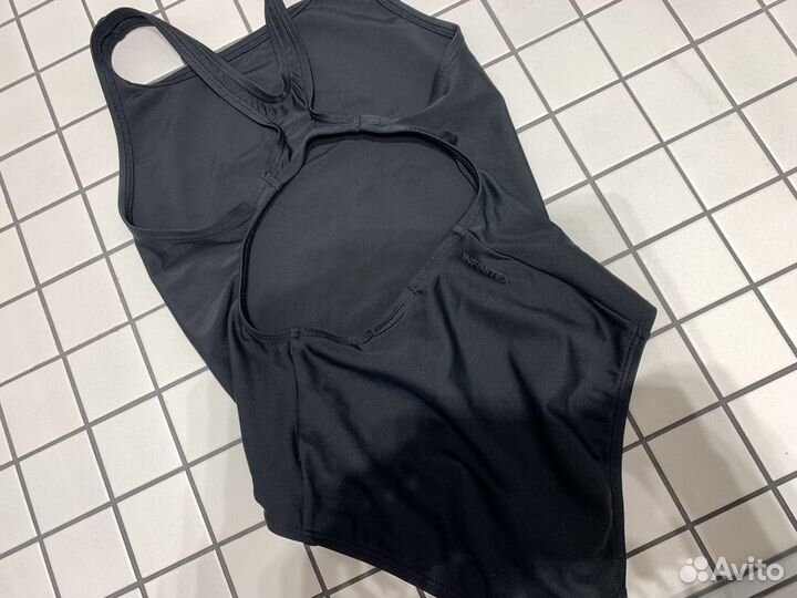 Купальник Adidas для девочки 7-8 лет