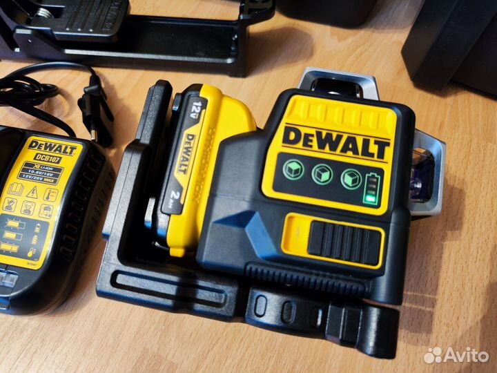 Лазерный уровень DeWalt DW089LG