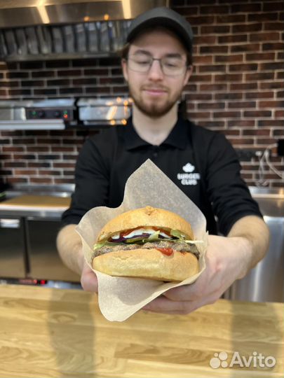 Менеджер Сотрудник ресторана Управляющий смены