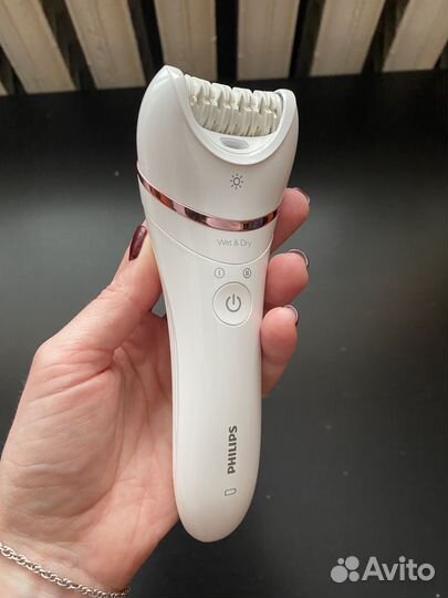 Эпилятор Philips Series 8000 BRE735