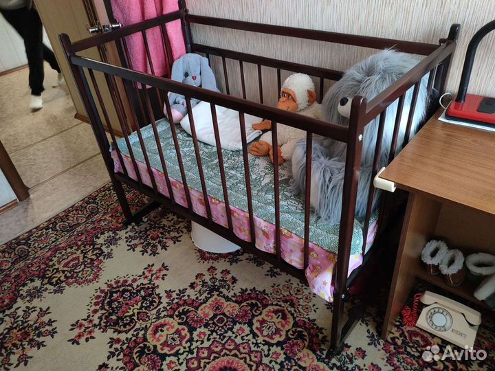 Детская кроватка