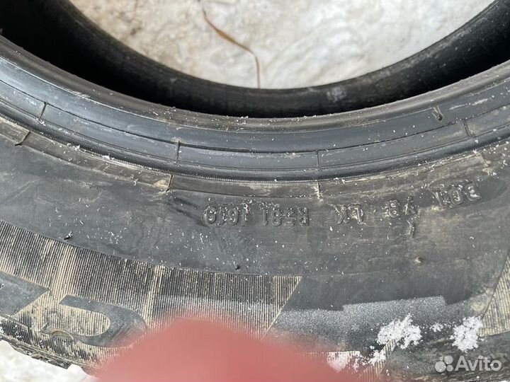 Pirelli Ice Zero 215/65 R16 102T