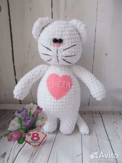 Плюшевый кот вязаный крючком