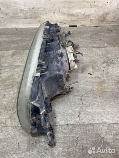 Фара правая Nissan Almera