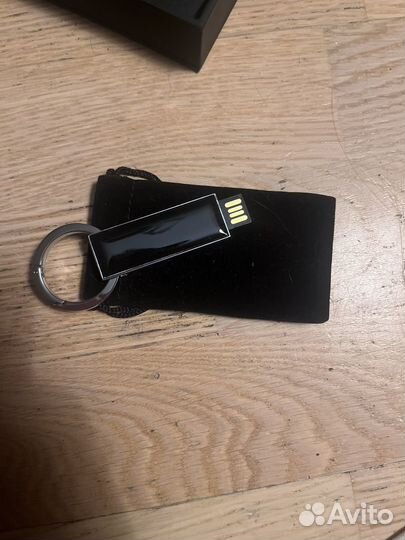 Флешка hugo boss/обмен на пк комплектующие