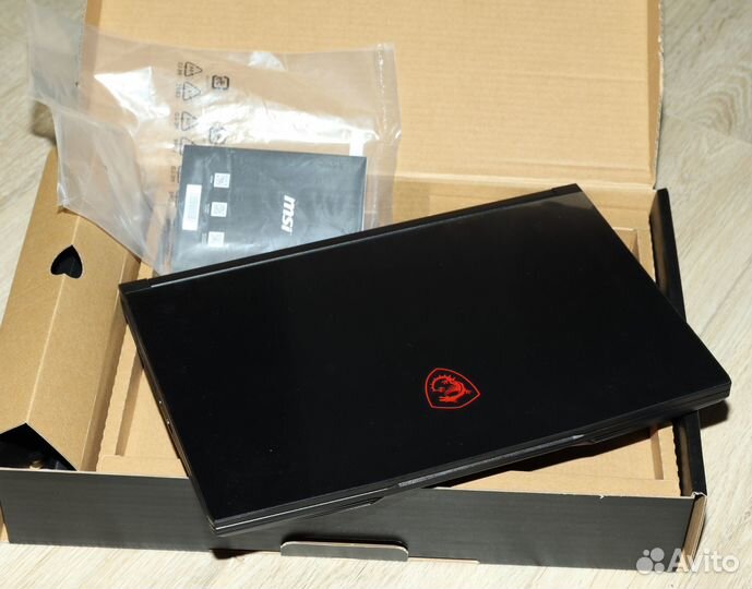 Ноутбук MSI MS-16W2