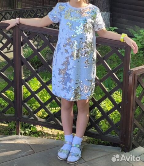 Платье для девочки с паетками 146