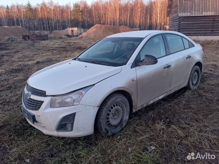 Накладка переднего левого крыла Chevrolet Cruze 1