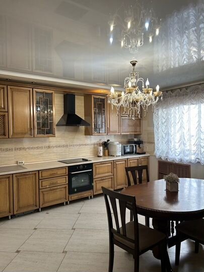 3-к. квартира, 1102,6 м², 12/14 эт.