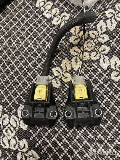 Датчик удара передний lexus LS 460L