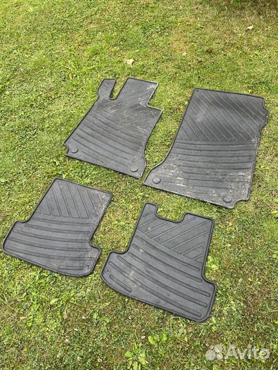 Комплект оригинальных ковров Mercedes E-Klass W212