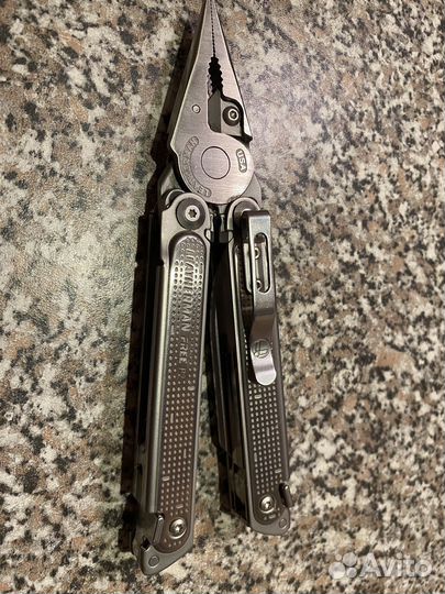 Мультитул leatherman free p2