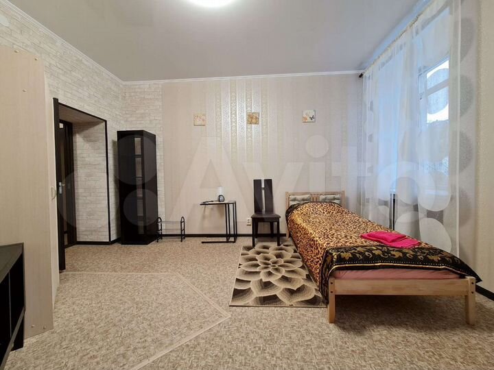 3-к. квартира, 80 м², 1/4 эт.